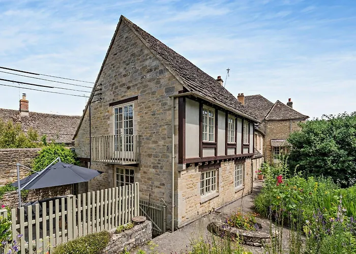 Spacious Cottage In The Centre Of Burford, Cotswolds