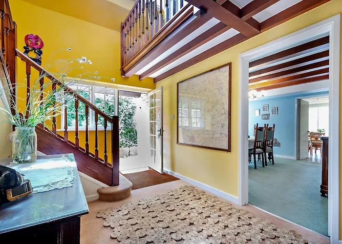 Spacious Cottage In The Centre Of Burford, Cotswolds
