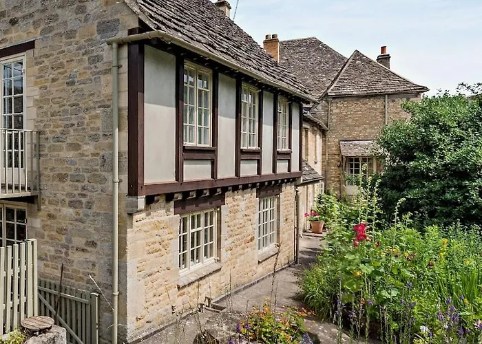 Spacious Cottage In The Centre Of Burford, Cotswolds