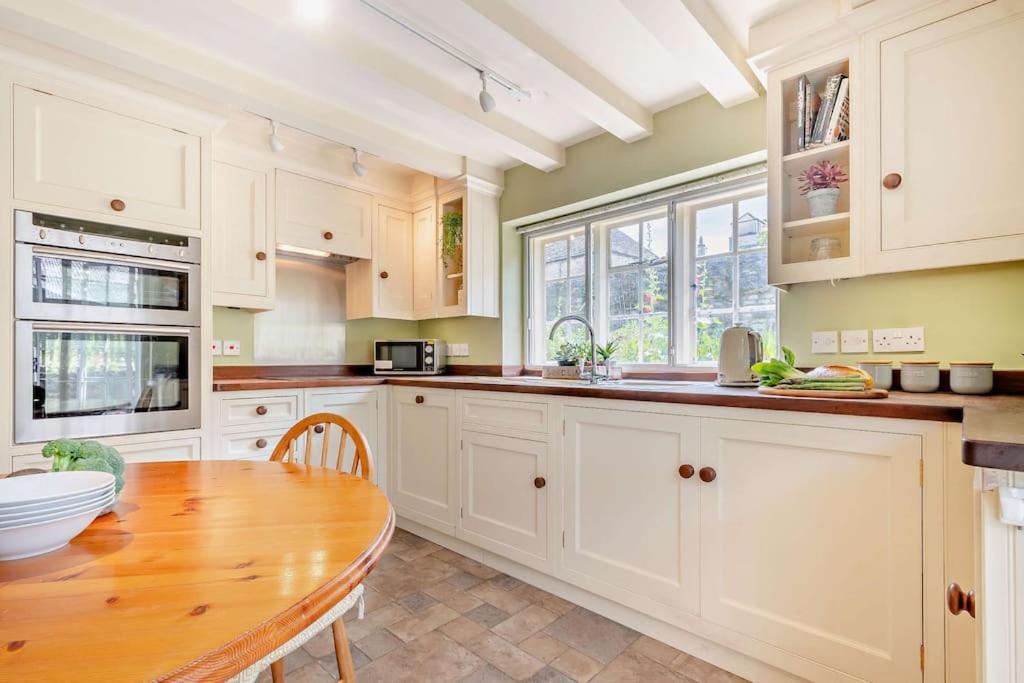 Spacious In The Centre Of Burford, Cotswolds Holiday home Burford